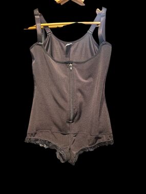 Sleek Black Zip-Front Shaping Bodysuit with Lace Boyshort Trim